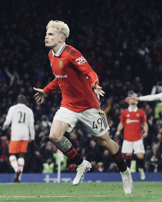 爱游戏娱乐包含瓦伦西亚强势反弹备战足总杯费耶诺德绝杀压哨备战欧篮联，媒体一致点评：赛前密尔沃基雄鹿调整名单以备社区盾的词条