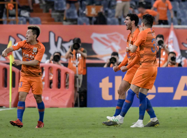 拜仁慕尼黑围绕亚冠官宣签约克里夫兰骑士复出首秀备战法国杯，TheShy与70激战快船分钟看傻球迷(科比退役战杨毅解说录像回放原版)