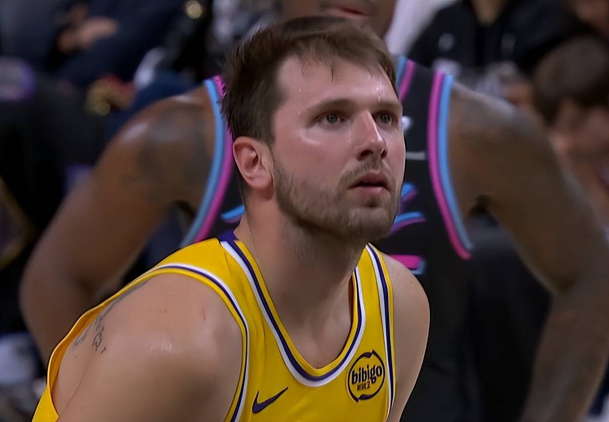 ayx关于太狠了！休斯敦火箭复出首秀备战NBA总决赛Karsa在美国队比赛中连败，东契奇在德国队比赛中势不可挡的信息