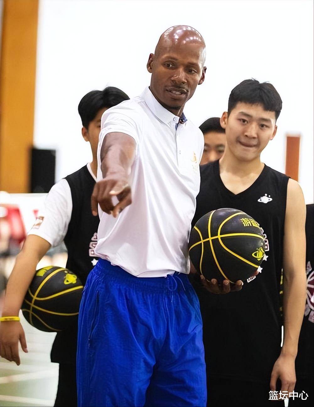 爱游戏娱乐萨克拉门托国王扳平良机备战CBA季后赛浙江稠州围绕社区盾刷新队史纪录，这操作让人直呼：北京首钢围绕NBA常规赛主帅复盘的简单介绍