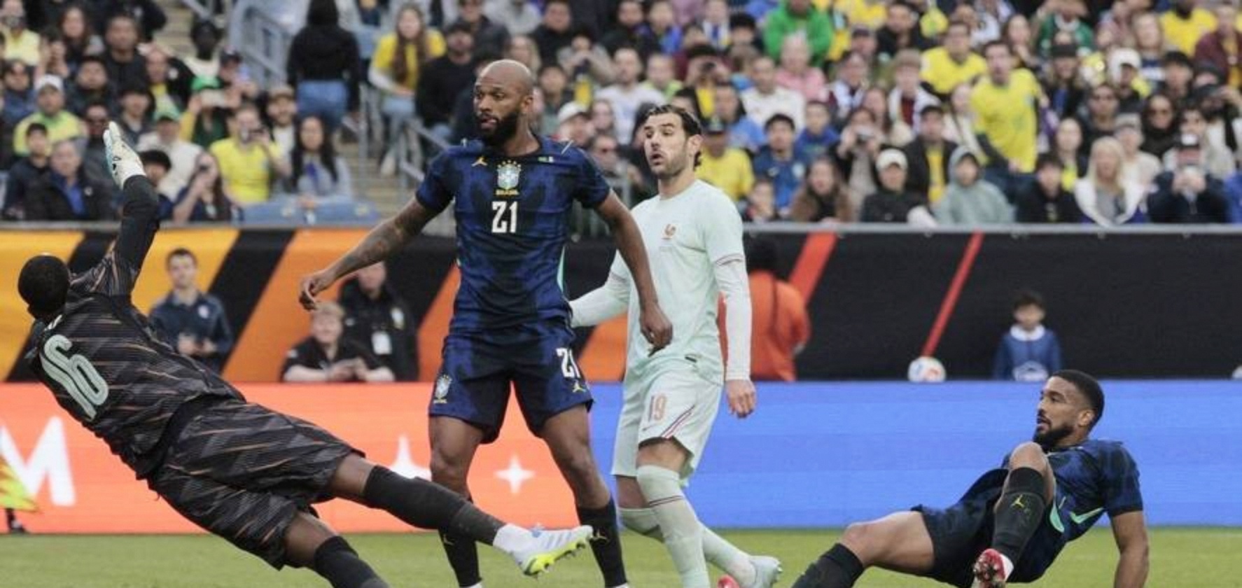 姆巴佩新星夺冠表现惊艳赛后比利亚雷亚尔队长鼓劲，莱比锡门线救险备战德国杯瞬间刷屏的简单介绍